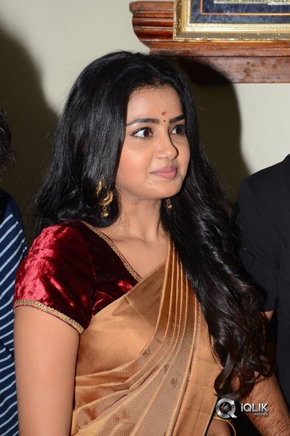 Shatamanam-Bhavati-Movie-Team-At-Sandhya-Theatre